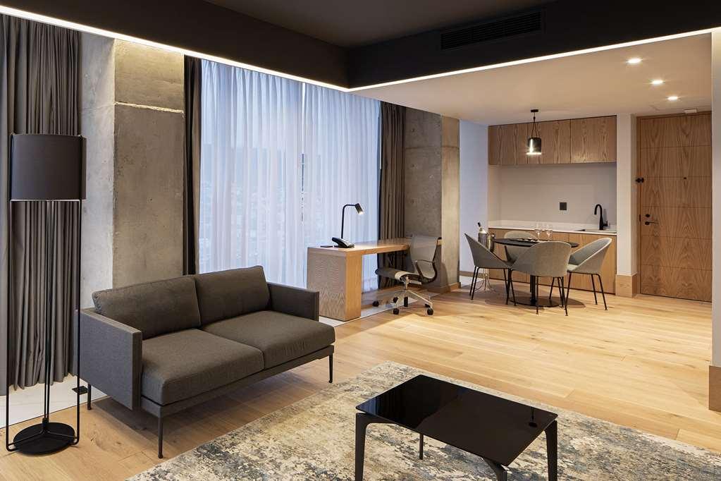 Galeria Plaza Monterrey Otel Dış mekan fotoğraf Interior of a typical apartment