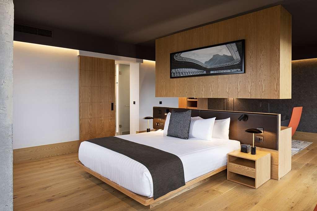 Galeria Plaza Monterrey Otel Oda fotoğraf A bedroom at the hotel
