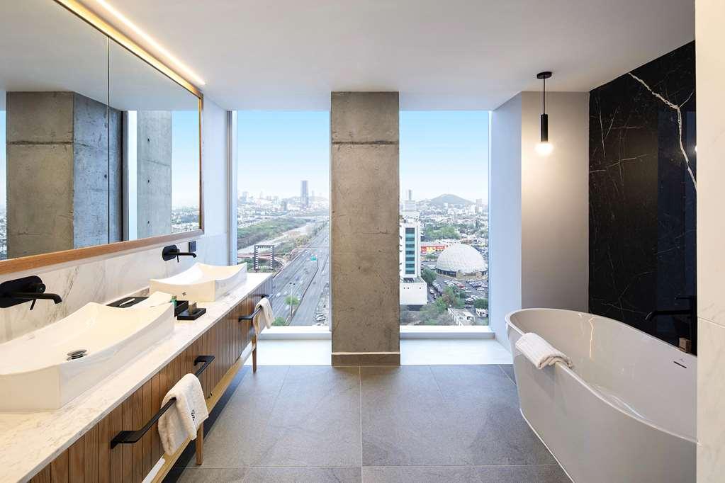 Galeria Plaza Monterrey Otel Dış mekan fotoğraf Bathroom