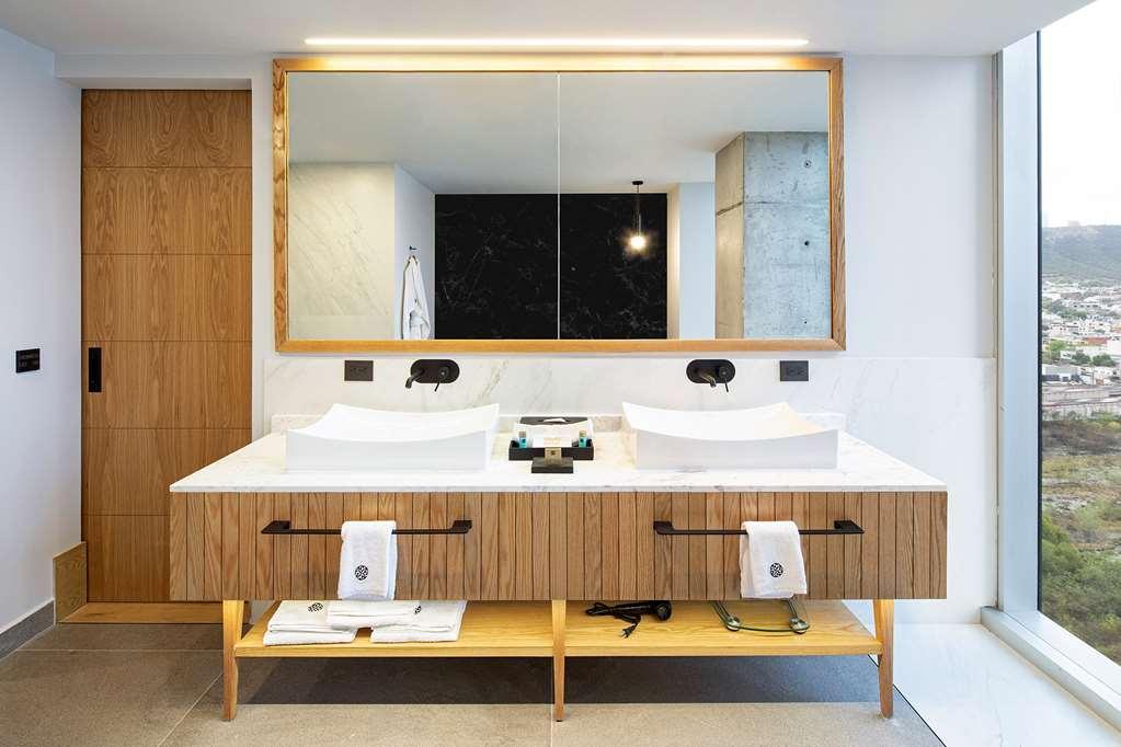 Galeria Plaza Monterrey Otel Dış mekan fotoğraf Bathroom