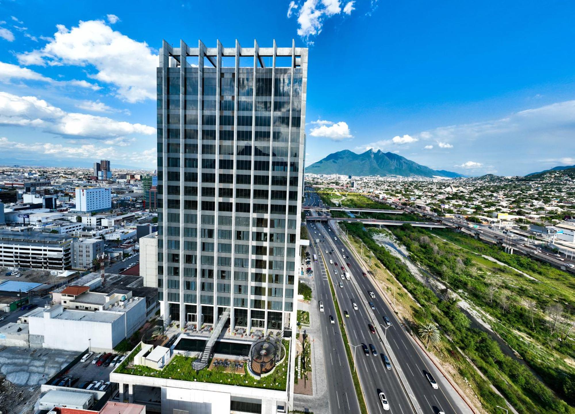 Galeria Plaza Monterrey Otel Dış mekan fotoğraf Torre Futura