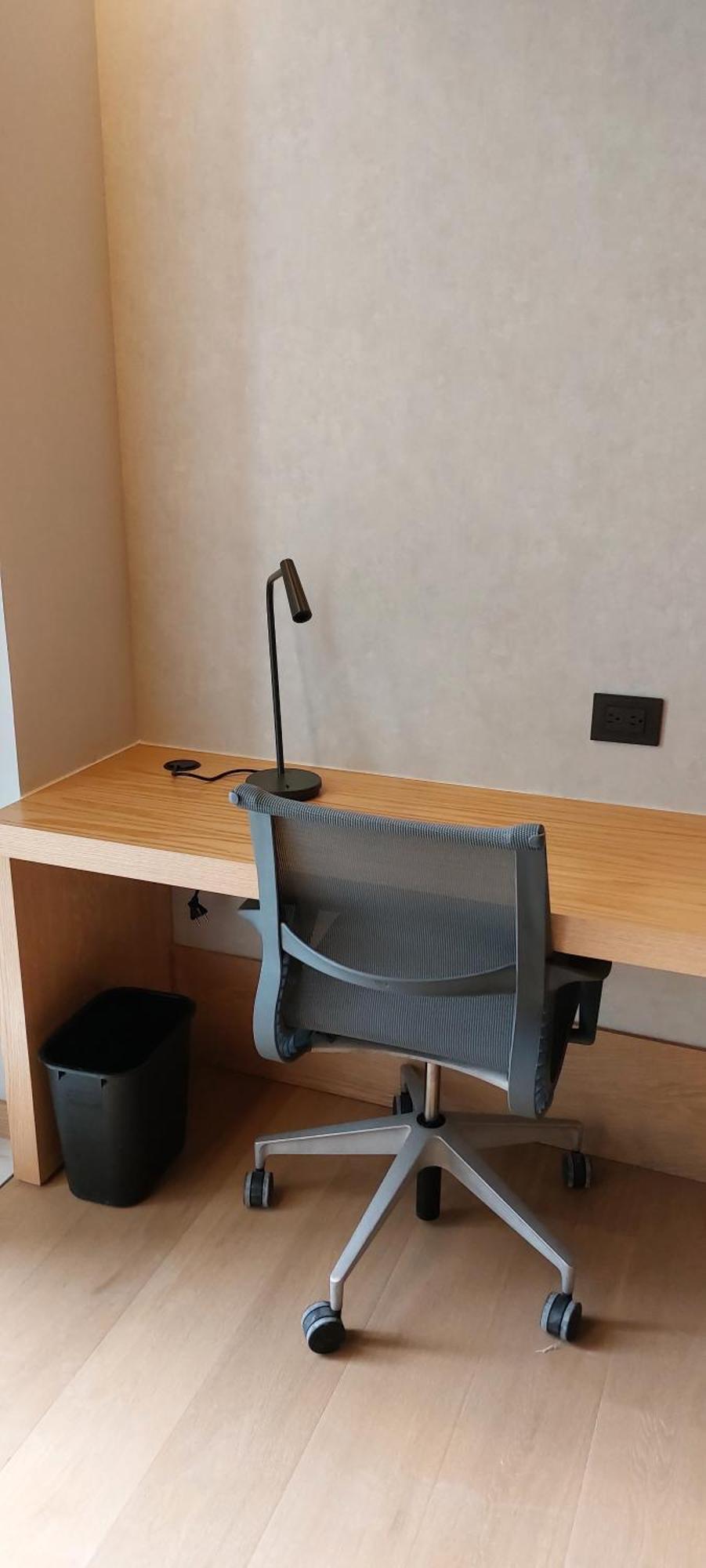 Galeria Plaza Monterrey Otel Dış mekan fotoğraf A desk lamp